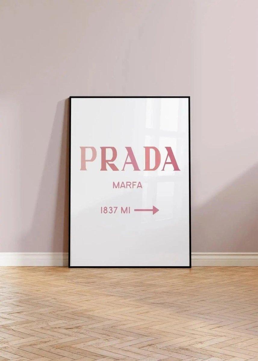 Pinky Prada - Fashionposter mit Schriftzug - Wandschmuck-Shop.de